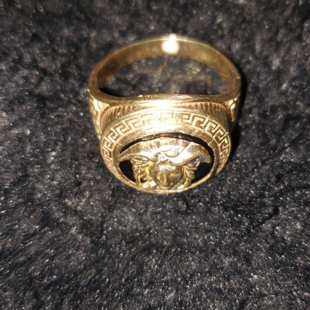 Gold ring